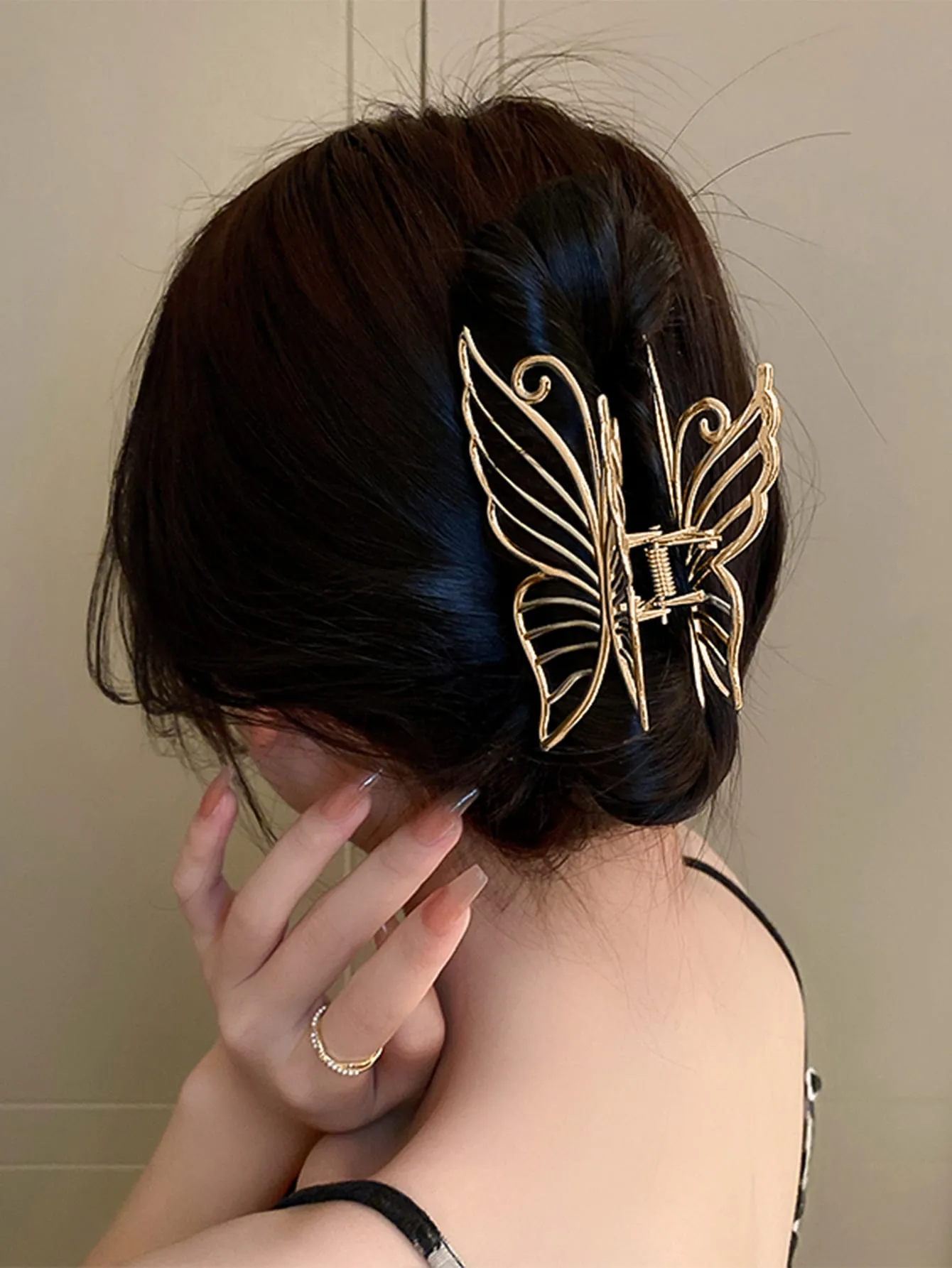 1pc Hollow Out Butterfly Design Hair Claw