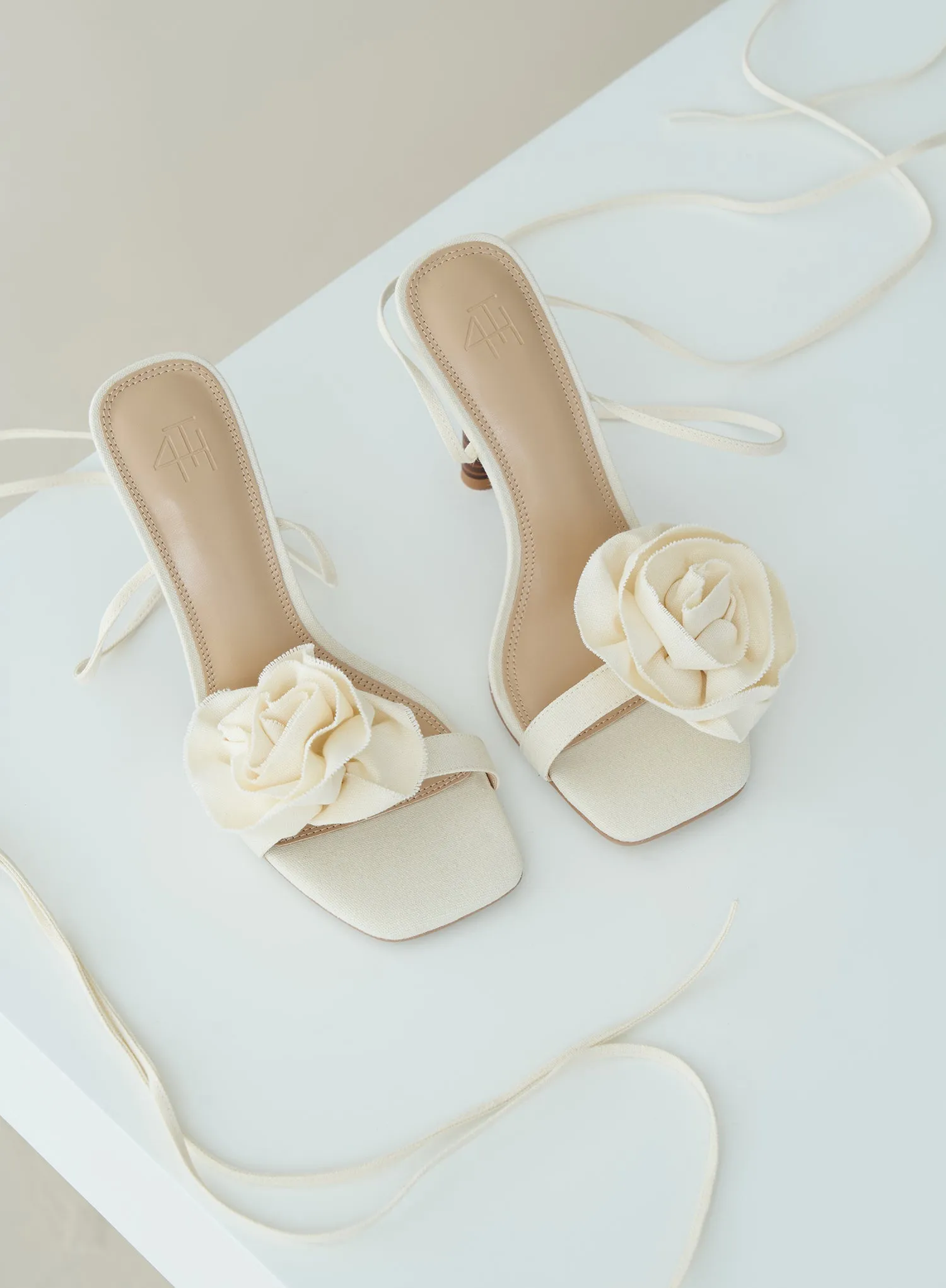 Beige Linen Corsage Strappy Heel- Cest