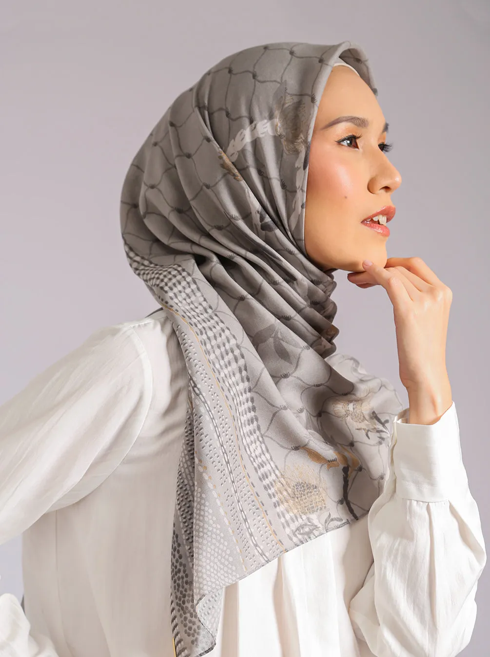 CAELIA SCARF MOONSTONE