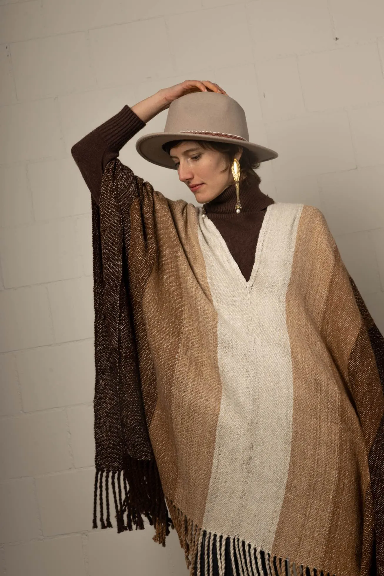 Authentic Handwoven Poncho - Proyecto Origenes Collection