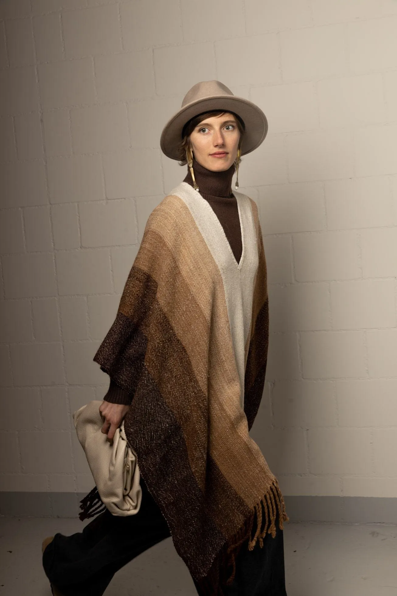 Authentic Handwoven Poncho - Proyecto Origenes Collection