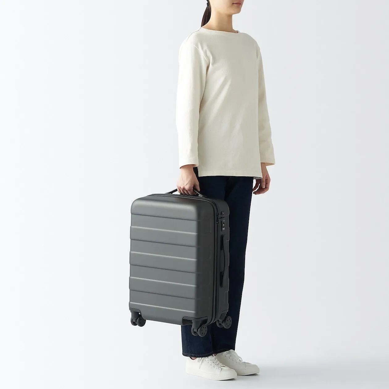 Hard Shell Suitcase - 36L (54cm)