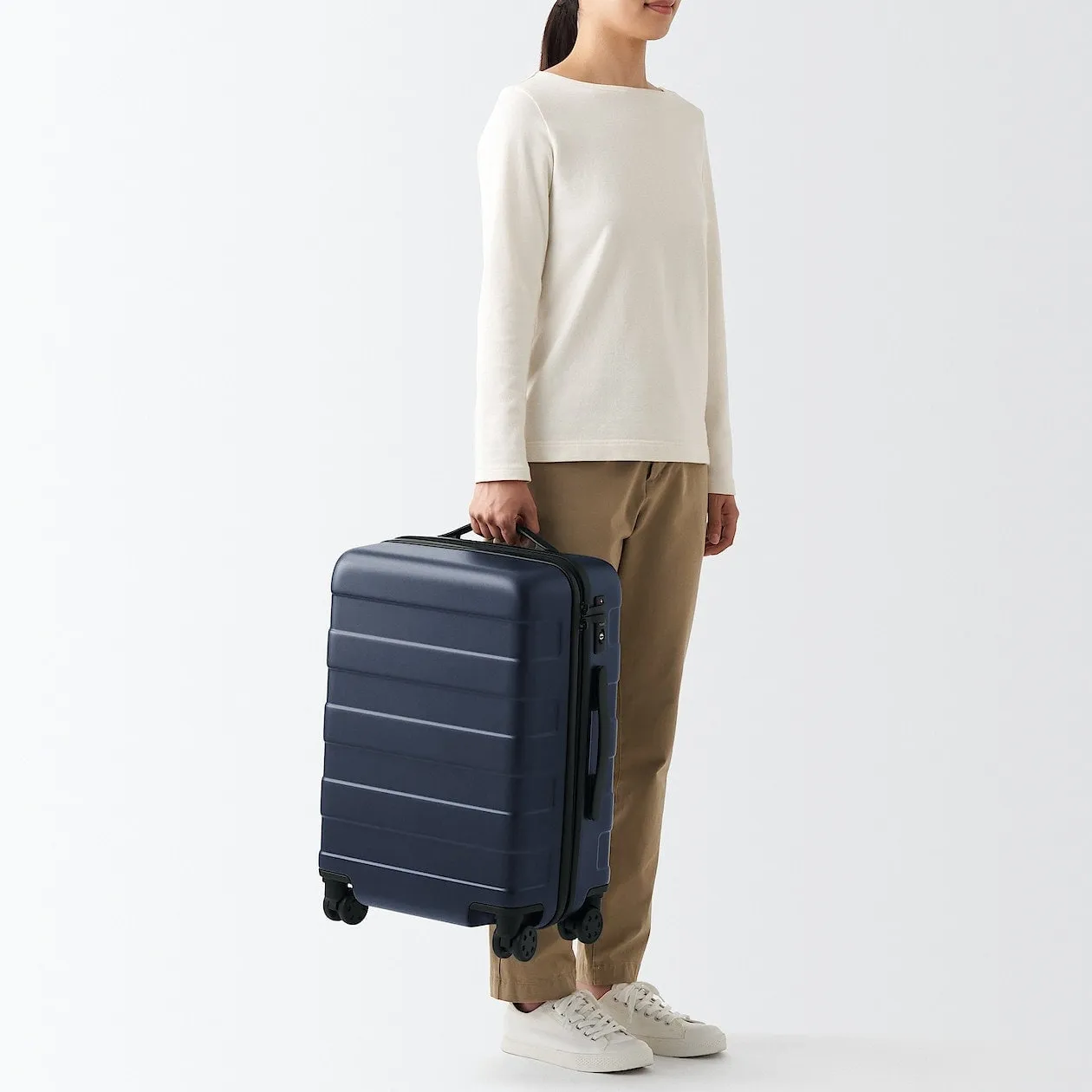 Hard Shell Suitcase - 36L (54cm)