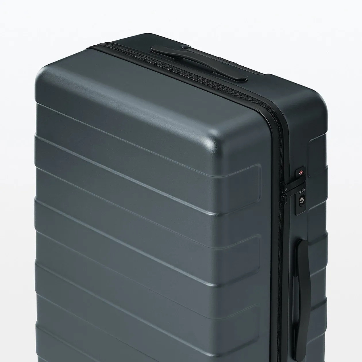 Hard Shell Suitcase - 75L (71.5cm)