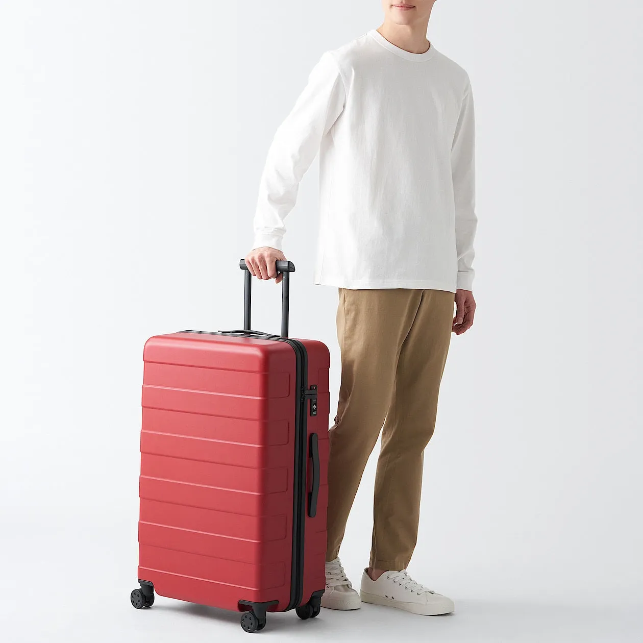 Hard Shell Suitcase - 75L (71.5cm)