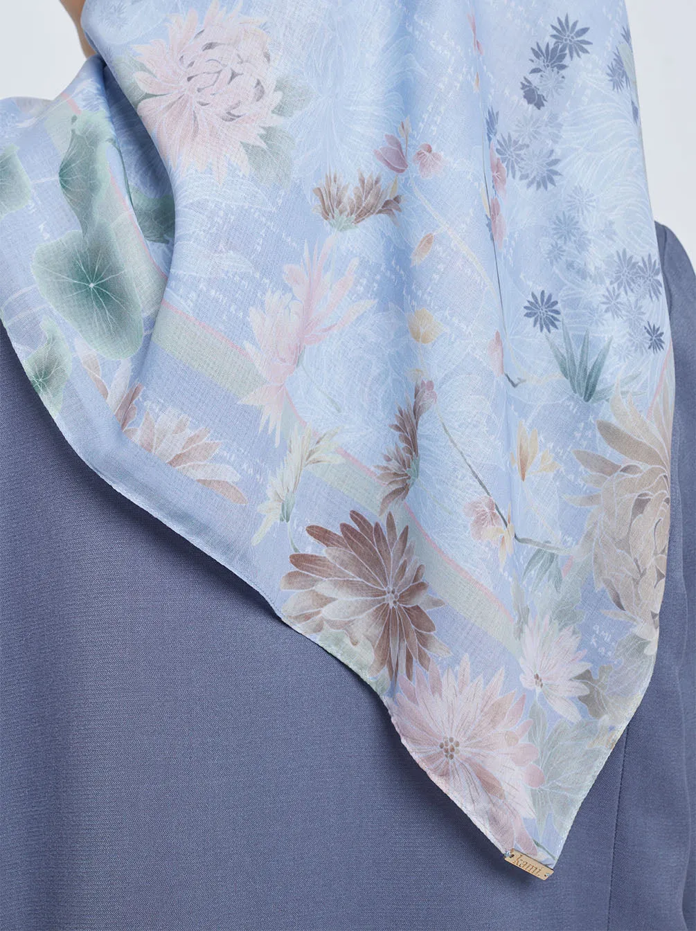 HARUNA FLOWERS SIGNATURE SCARF MISTY BLUE