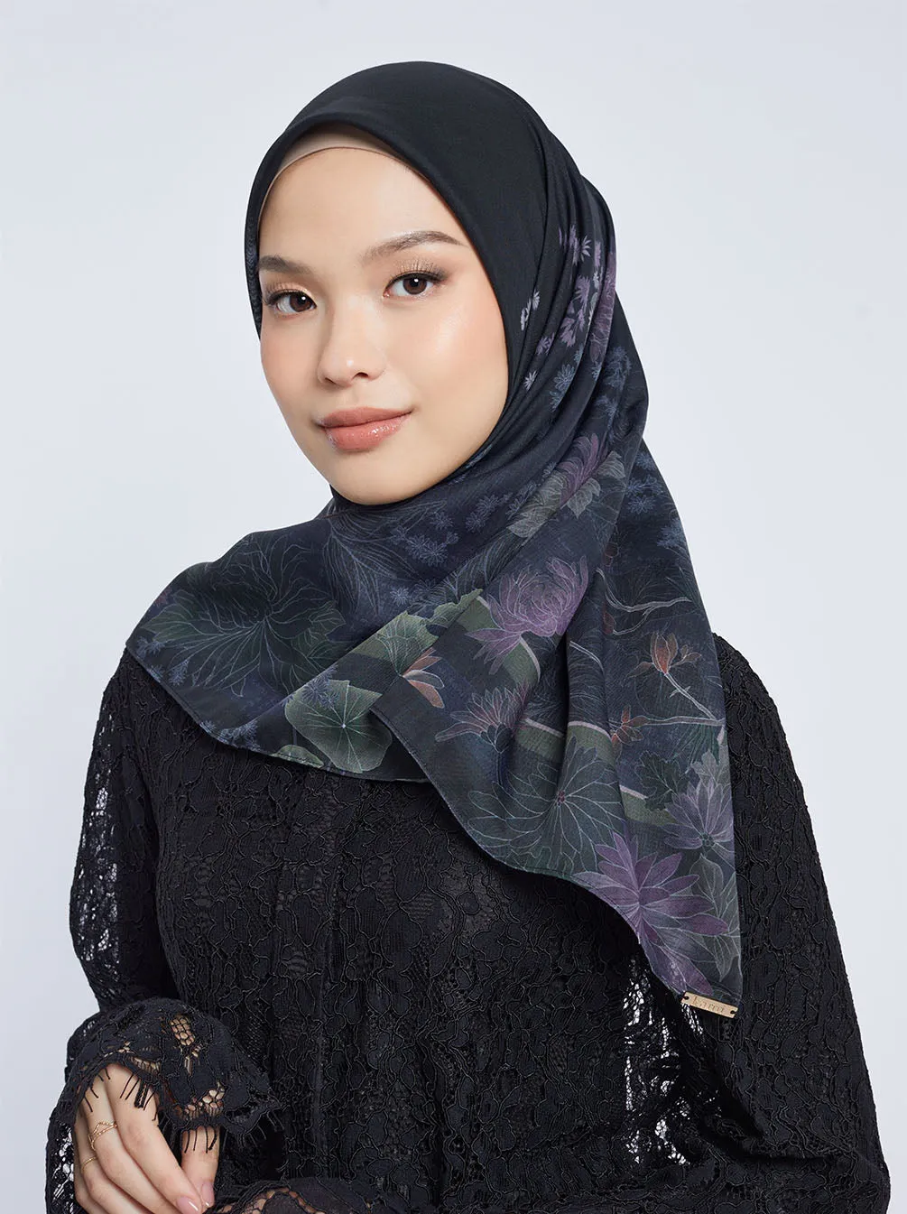 HARUNA FLOWERS SIGNATURE SCARF ONYX