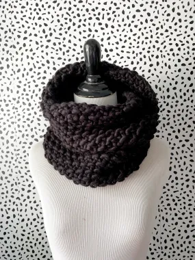 Merino Bubble Fluff Cowl in Black