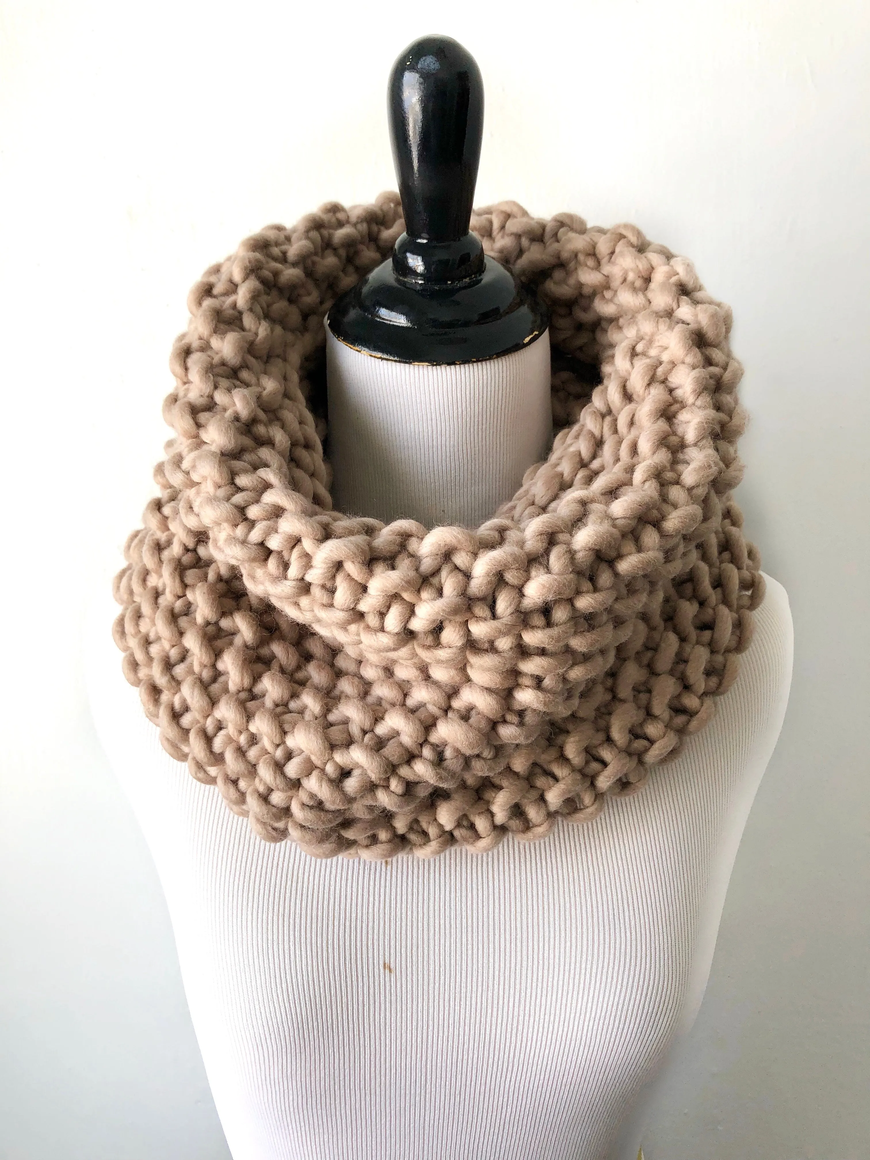 Merino Bubble Fluff Cowl in Greige