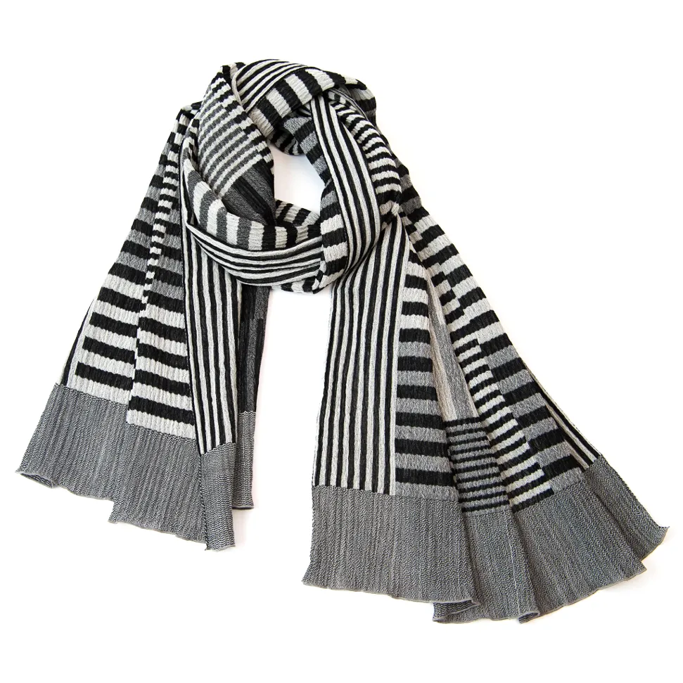 NUNO Shawl: "Color Plates" (White/Black)